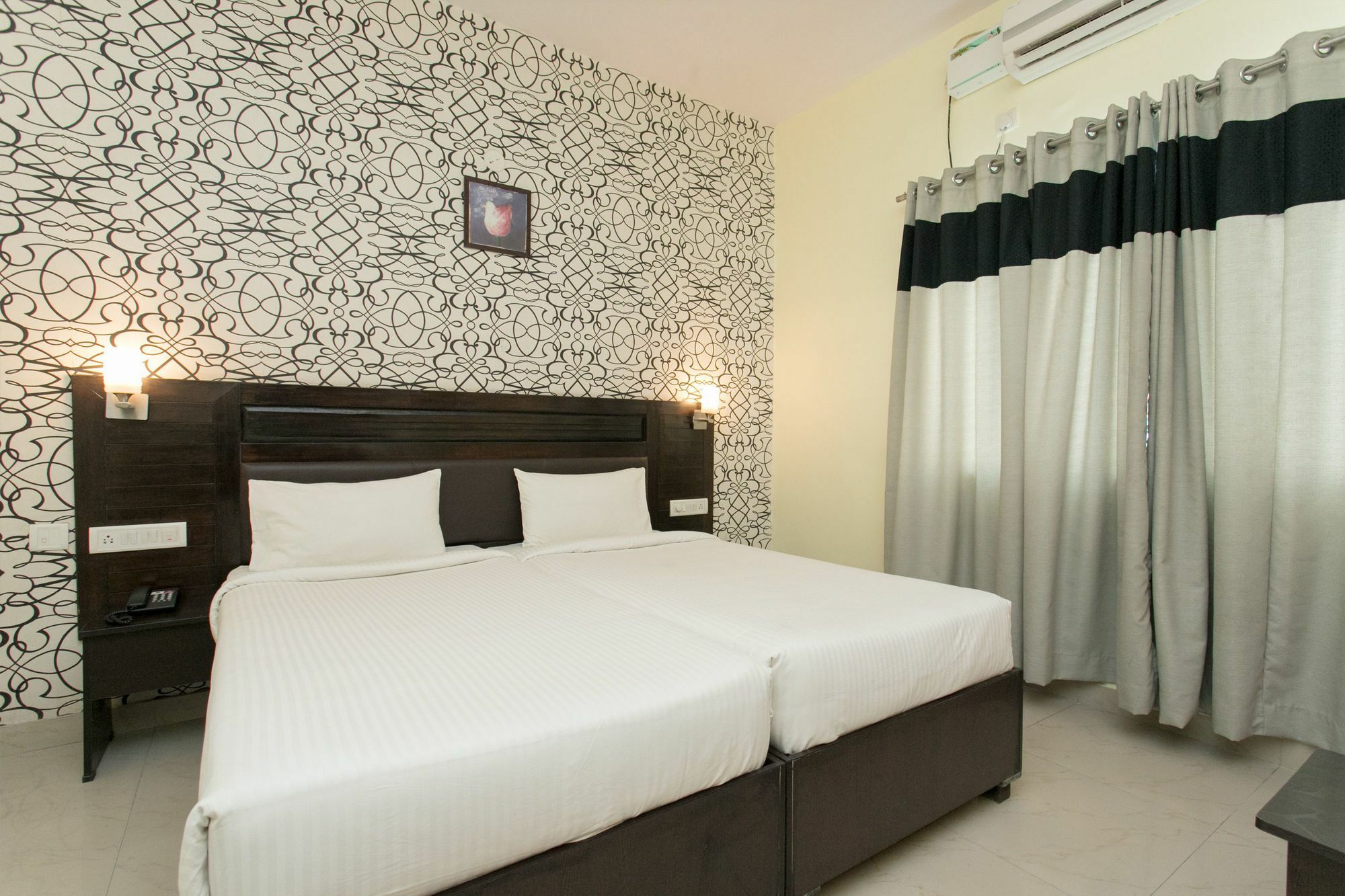 Oyo 10378 Hotel Hibiscus Mayflower Bangalore Ngoại thất bức ảnh