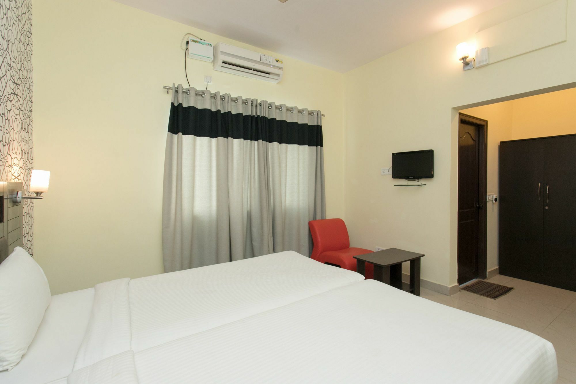 Oyo 10378 Hotel Hibiscus Mayflower Bangalore Ngoại thất bức ảnh