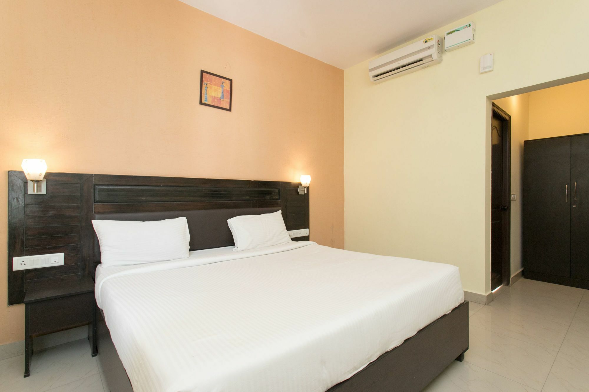 Oyo 10378 Hotel Hibiscus Mayflower Bangalore Ngoại thất bức ảnh
